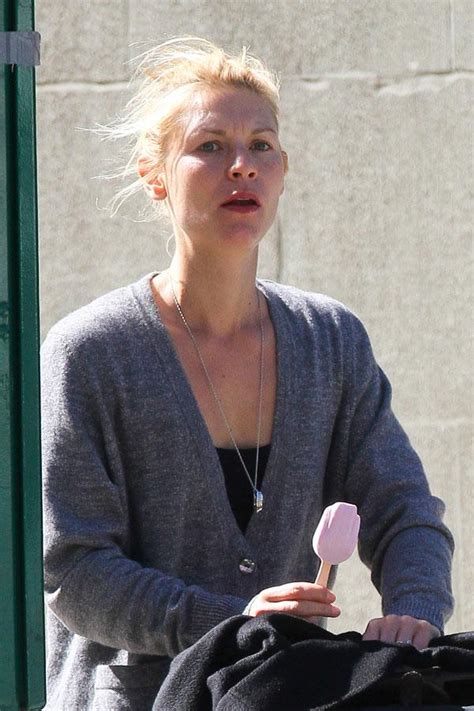 Claire Danes A Bare Face Beauty Stepping Out In Nyc Photos Of