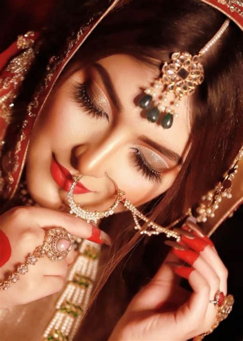 Pin By 🅰️lèénã 🅰️frèén 🇮🇳 On Dpzzz Wörld ️ Bridal Makeup Looks Indian Bride Makeup Bridal Beauty