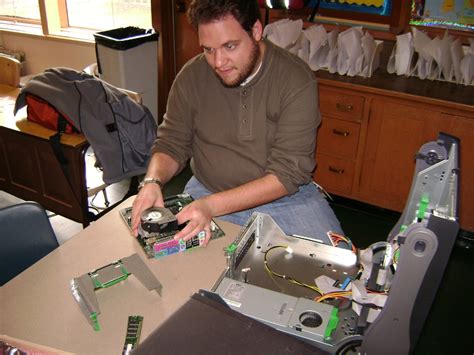 Find out which computer labs are open. Computer repair | Installation of one of the new ...