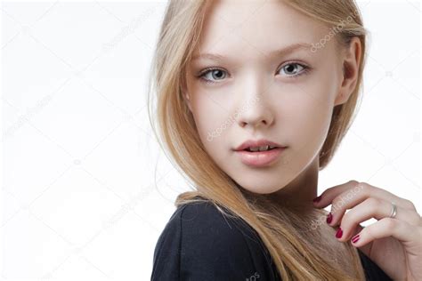 Beautiful Blond Teen Girl Portrait Stock Photo By ©ababaka 107985592