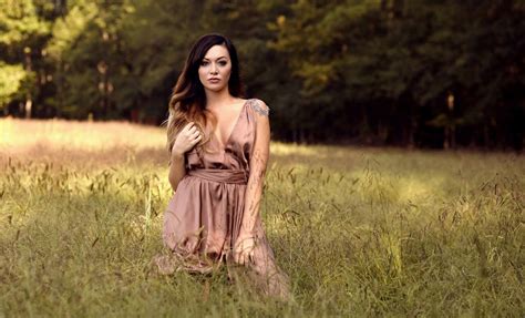 He was born in 1960s, in the middle of baby boomers generation, and in the year of the. Tyler Reese Tritt Makes Intro To Country Music | Country ...
