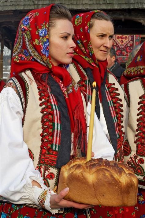 Maramures Romania Romanian Girls Romanian Women Traditional Outfits