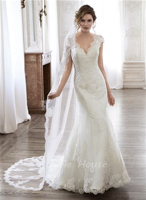 Mermaid Scalloped Neckline Open Back Vintage Lace Wedding Dress With