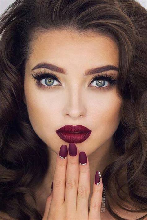 Bridesmaid Makeup 27 Looks For Wedding [2022 23 Guide Expert Tips] Red Lip Makeup Eye