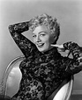 20 Stunning Black and White Photos of Shelley Winters When She Was ...