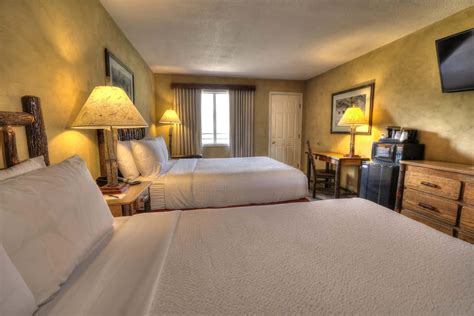 In pigeon forge, we have something for every member of your family, including the furry ones. Pet Friendly Hotel Rooms Near Pigeon Forge | Oak Tree ...