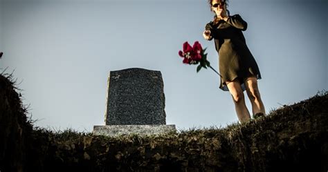 10 bizarre funeral customs from around the world listverse