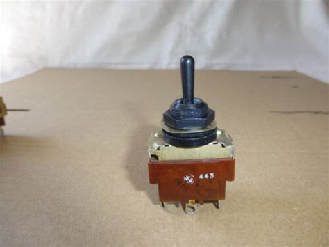 Nsf Bs9572 F002 Dpdt On Off On Spring Return Toggle Switch 250v 10a