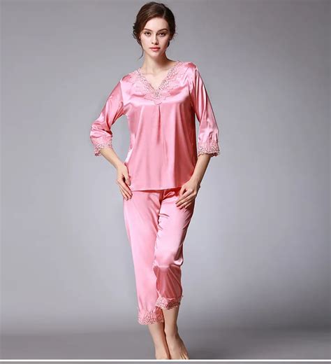2018 New Elegant Luxury Silk Pajamas For Women Solid Embroidery Pyjamas