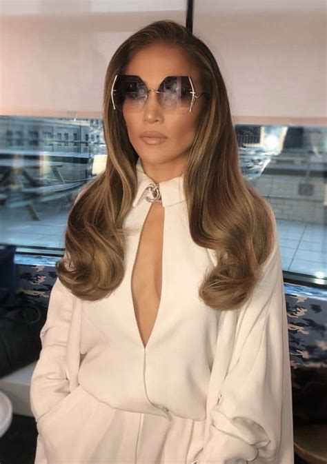 Jennifer Lopez Looking Extra Glamorous With Old Hollywood Soft Waves