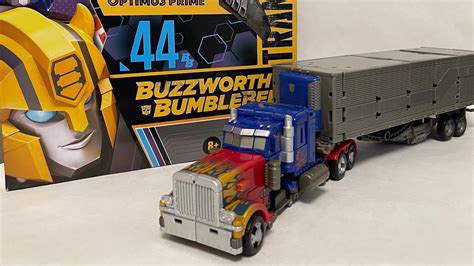 Studio Series 44 Buzzworthy Bumblebee Optimus Prime Transformers Dark