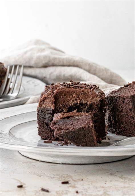 Easy Moist And Fluffy Chocolate Cake Simply Unbeetable