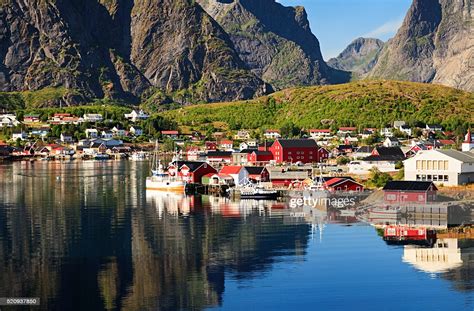 Reine Picturesque Norwegian Fishing Village In Lofoten