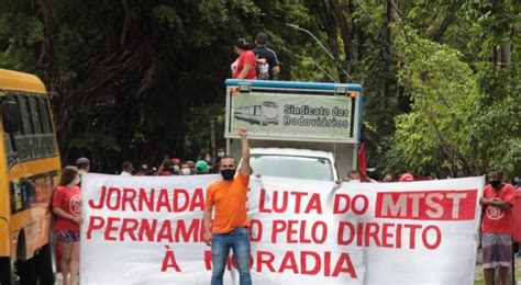 Terceiro Dia De Protestos Por Moradia Tem Caminhada No Centro Do Recife