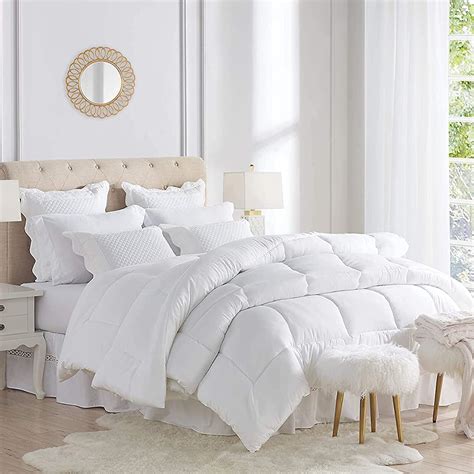 Swift Home All Season Extra Soft Luxurious Classic Light Warmth Goose Down Alternative Comforter