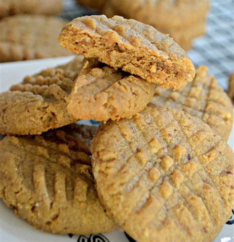 Simple 3 Ingredient Low Carb Peanut Butter Cookies