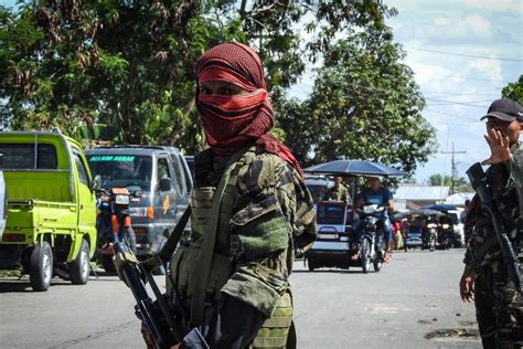 Philippine Troops Team Up With Old Enemy To Fight Pro Islamic State