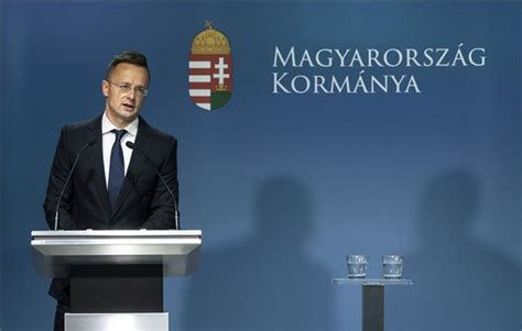 Szigorúbban fogják ellenőrizni a csehek az. Szijjártó ígéri: Magyarország is enyhíteni fog a belépésen ...