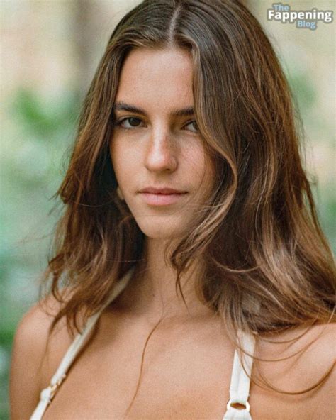 Emily Feld Displays Her Sexy Figure In A Bikini 9 Photos Thefappening