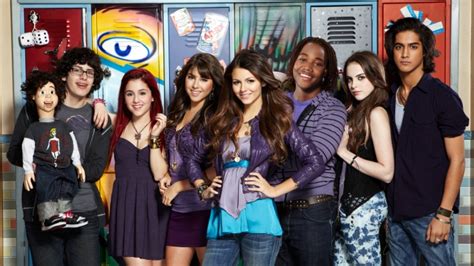 Ariana Grande And The ‘victorious Cast Celebrate Anniversary On Zoom