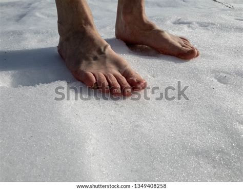 Man Walks His Bare Feet Snow 스톡 사진 1349408258 Shutterstock