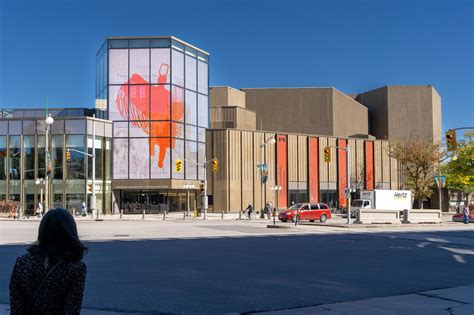 Le Centre National Des Arts Du Canada Suscite Lindignation Avec Des