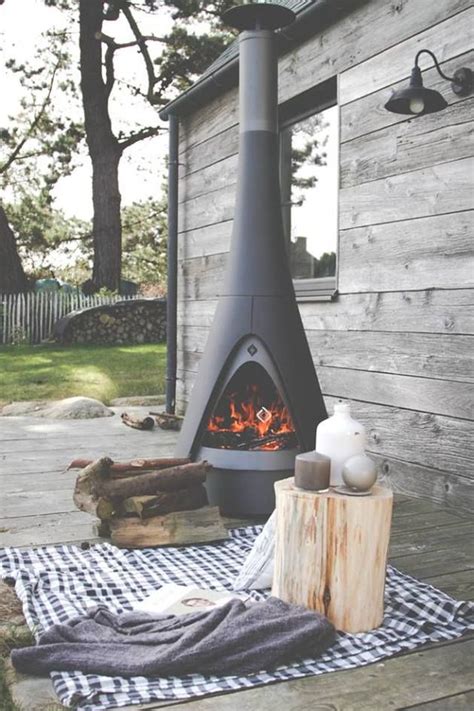 Build quality is poor, bowl is cast iron, chimney isn't, first lower bowl cracked due to angle at which bolts from legs came thro. 35 Metal Fire Pit Designs and Outdoor Setting Ideas | Fire ...