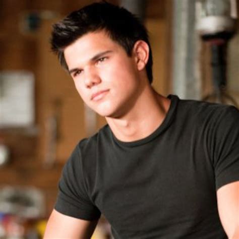Taylor Lautners Naked Torso Takes To Today E Online Uk