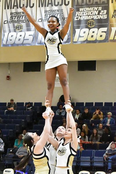 2018 01 11 Cheer Cheerleading Performance Nemcctigers