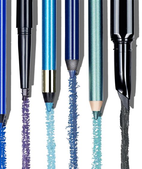 This Trending Shade Of Eyeliner Is Universally Flattering And Perfect