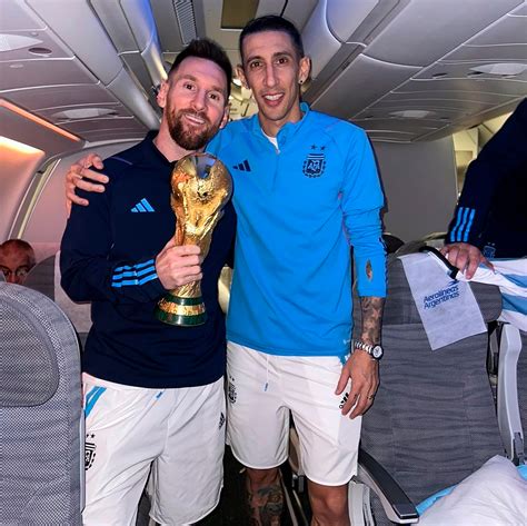 Messi Compartió Un álbum íntimo Con La Copa Del Mundo La Foto Con El