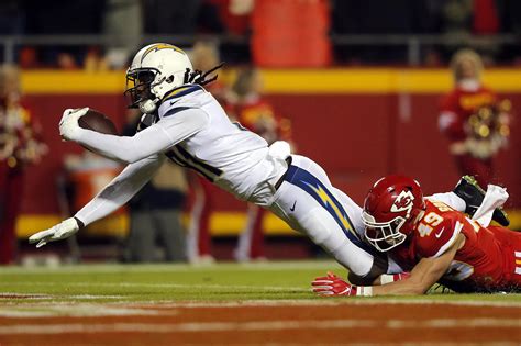 Chargers Beat Chiefs 29 28 On Last Second Touchdown