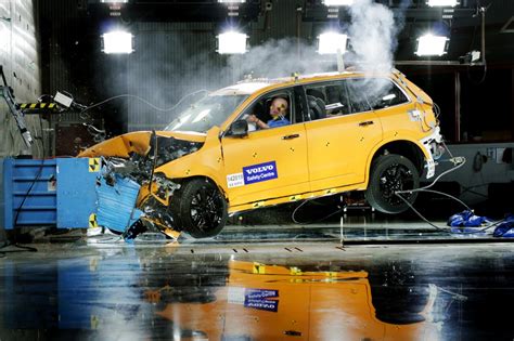 Volvo Xc Crash Tests Show Excellent Safety Performancedrive