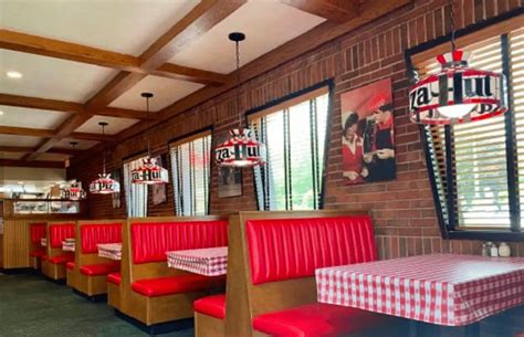 This Texas Vintage Pizza Hut Hasn T Been Renovated In Over Years