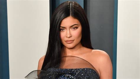 The Real Reason Kylie Jenners Post During The Election Has The Internet Seeing Red