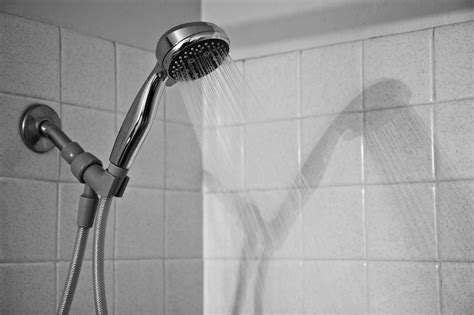 Cold Showers Vs Hot Showers The Health Benefits Of Both Popsugar Fitness Uk