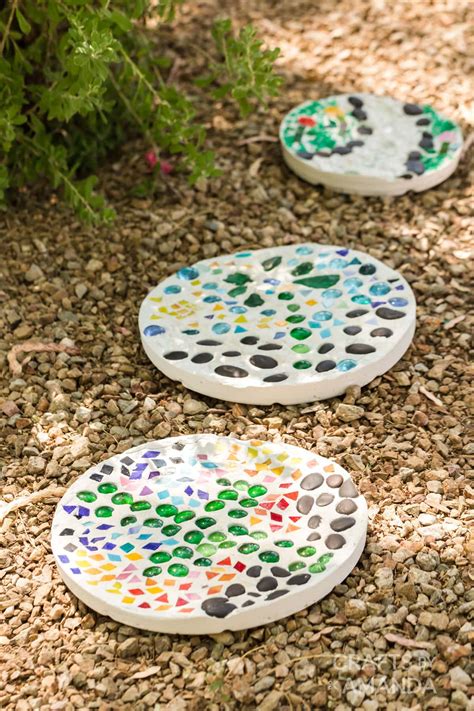 Homemade Diy Mosaic Stepping Stones How To Make Stepping Stones With