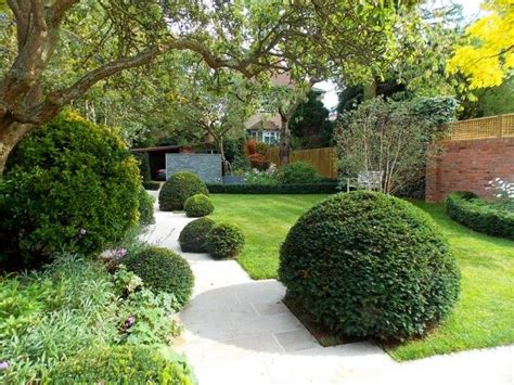 18 Impeccable Transitional Landscape Designs To Make The Best Use Of