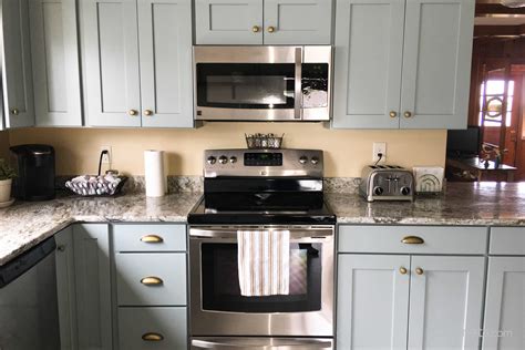 View interior and exterior paint colors and color palettes. Shaker Maple Haze Framed Cabinets - Cabinets.com