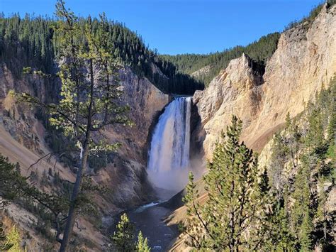 How To Plan The Perfect 2 Days In Yellowstone National Park Itinerary