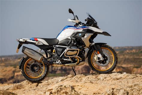 With optional ride mode pro, the range of bicycle applications can be further extended and adjusted to different riding situations and objectives. 2019 BMW R 1250 GS Unveiled with Variable Timing (11 Fast ...