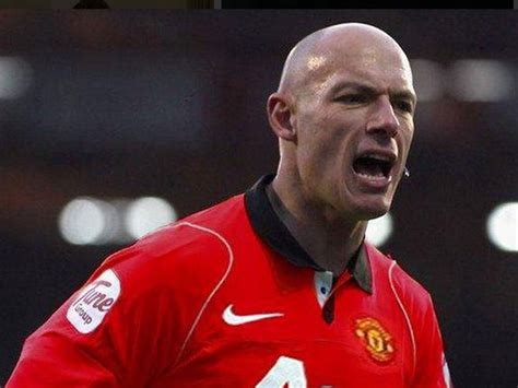 Howard Webb retires: Best Twitter 'tributes' to the much-maligned