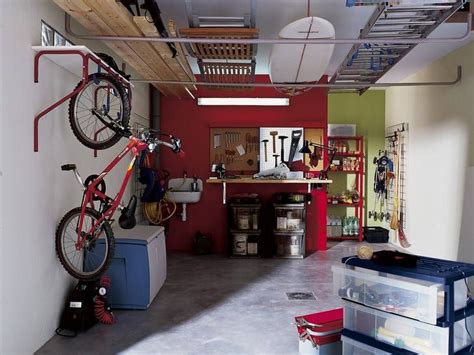 Des Garages Bien Optimisés Leroy Merlin Rangement Atelier Garage