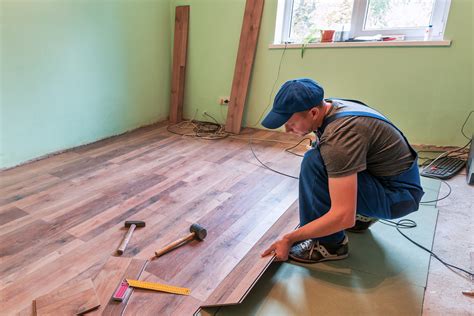 Top 5 Factors To Consider When Choosing Hardwood Flooring Contractors