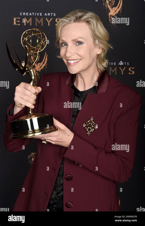 Exclusive Jane Lynch Poses For A Portrait With The Award For Outstanding Actress In A Short