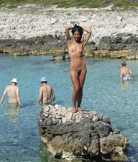 Nuestras Cultas Desnudas En Una Playa Desnuda Por Ahcpl Chicas