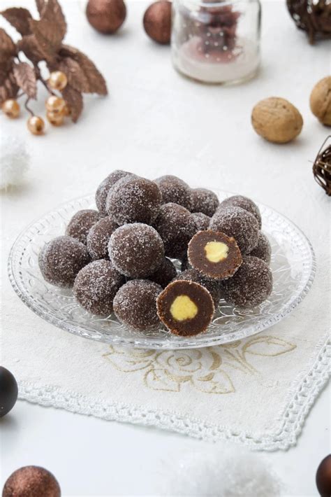 Čokoladne Kuglice Sa Orasima I Kremom Od Kuhanog žumanjca Reci Peci
