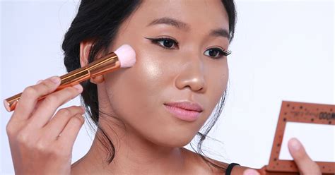 How To Use Highlighter For Makeup In 4 Easy Steps Fashna