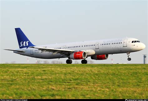 Oy Kbb Sas Scandinavian Airlines Airbus A321 232 Photo By William