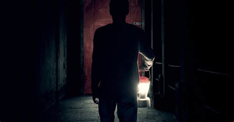 And going into thisi was travis was having nightmares every night, but the one nightmare where we don't see the infection or person possessed with the infection was the one. Movie Review: "It Comes at Night" (2017) | Lolo Loves Films